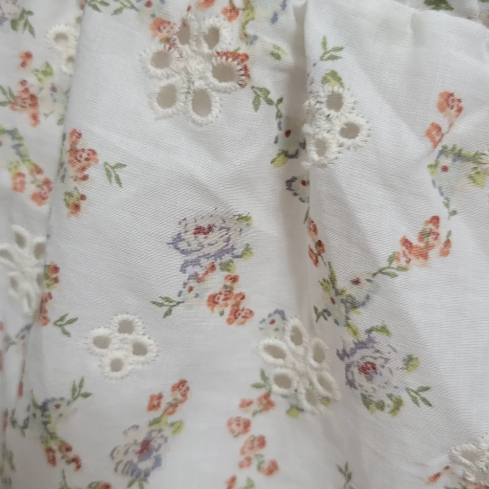 Loft white floral tiered ruffle mini skirt size small - Picture 3 of 9